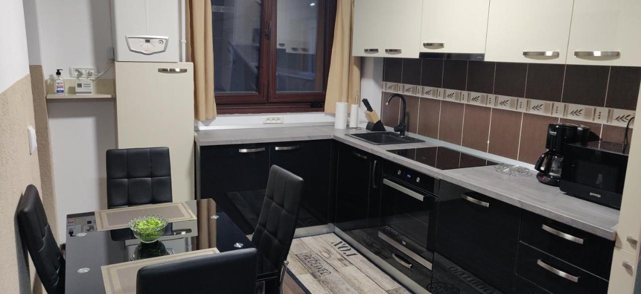Home Apartament Braşov Eksteriør billede